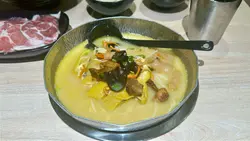 湯底甘香順滑，鮮香味美，🥰
雖然唔係濃稠到黏口個種，但勝在無味精，飲完都唔會覺得口渴。👍🏻