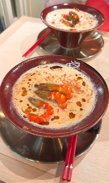 酱油虾浓汤面 Shrimp Soup Noodle