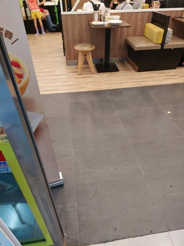 香港香港經濟畀你拖累