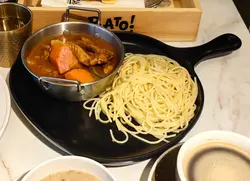 红酒烩牛肋条配意粉