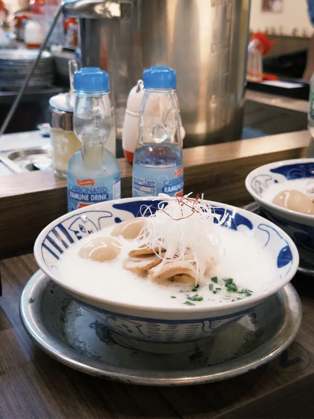 瑪瑙瑙鳥白湯麵 