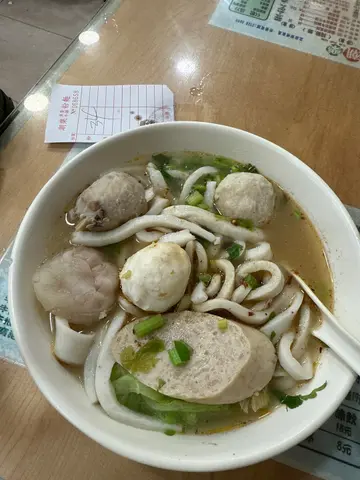  鱼面出色，真心觉得呢间好食过潮龙园  ，一定要落辣椒油