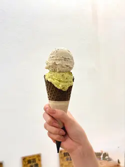 栗子x香脆开心果雪糕配朱古力窝夫筒