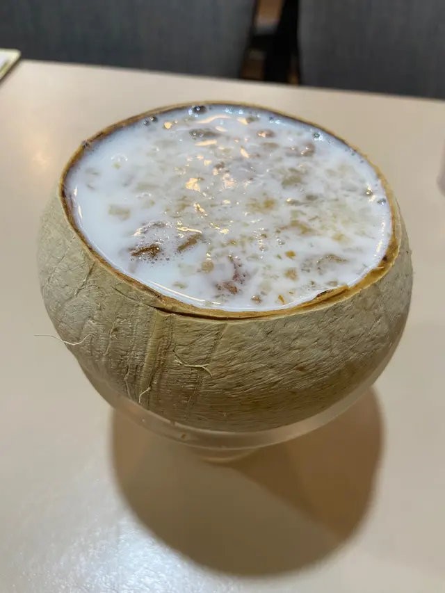 椰皇蛋白燉桃膠