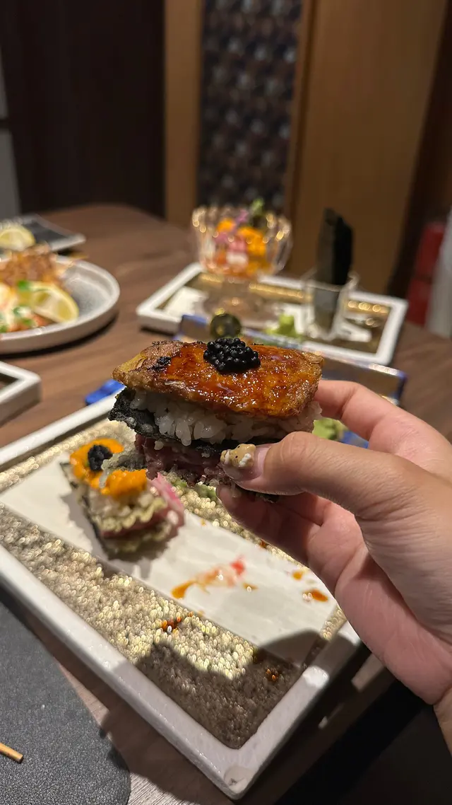 焦糖鵝肝和牛千層脆脆