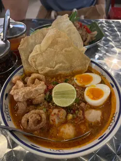 冬蔭公船河