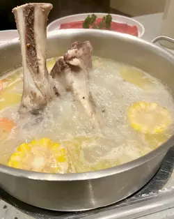 蘿蔔粟米豬骨蜆湯