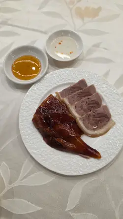 燒鵝拌燻蹄