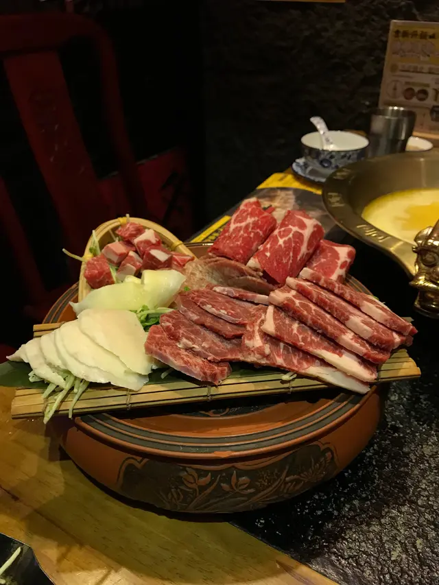 大滾友牛肉拼盤