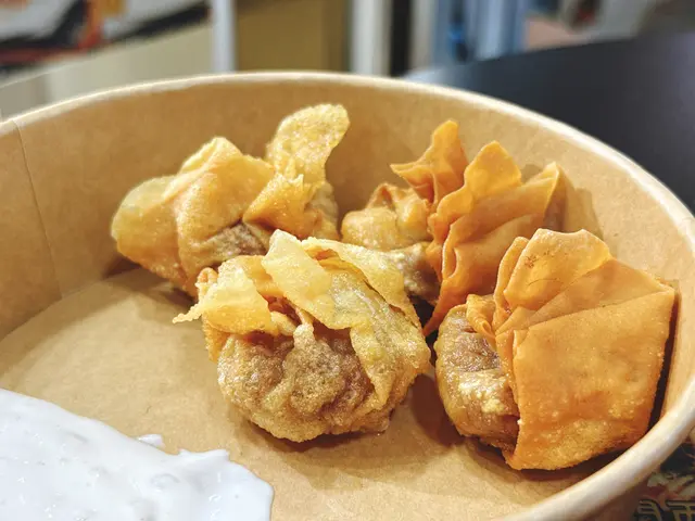 酥脆和牛鮮蝦雲吞