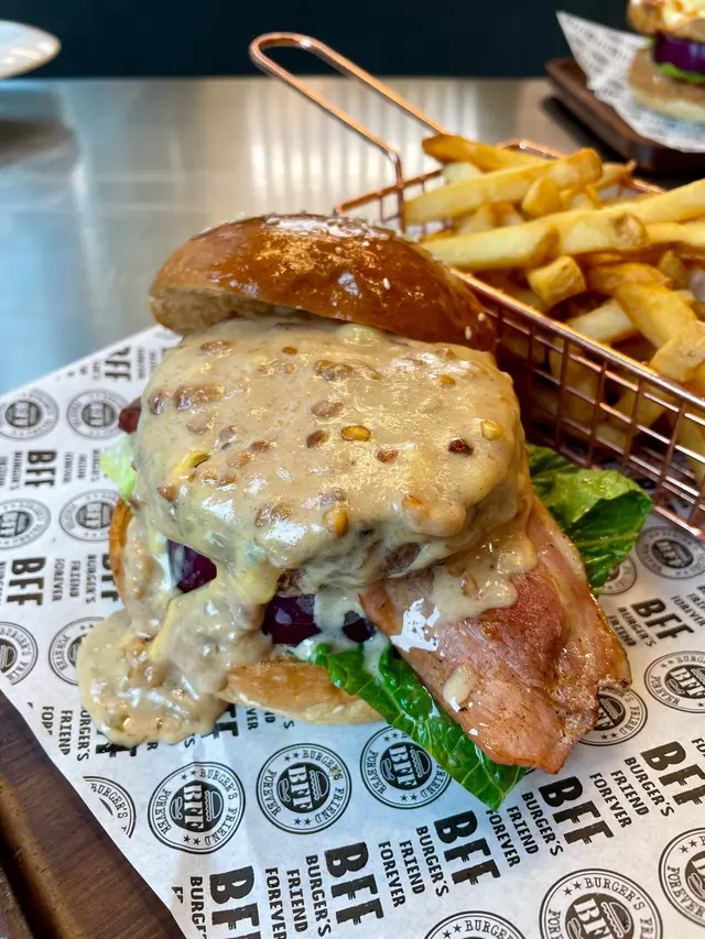 特濃花生醬安格斯煙肉漢堡