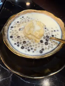 榴槤香濃, 果肉綿綿，每一口甜美濃郁，加上水晶粒粒彈牙，令人沉醉於這份榴槤果香的美味🤗