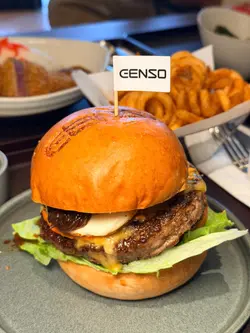 牛肉汉堡伴薯条