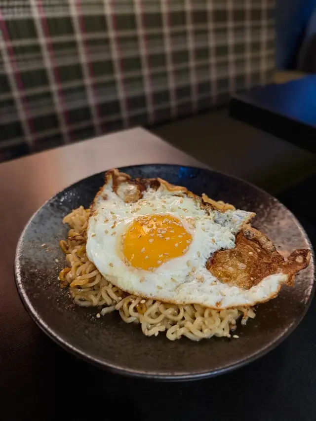 印尼撈麵拼煎蛋