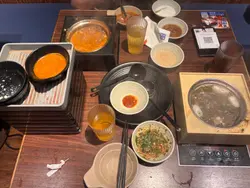 個湯底冇味,要自己出去材料熬湯