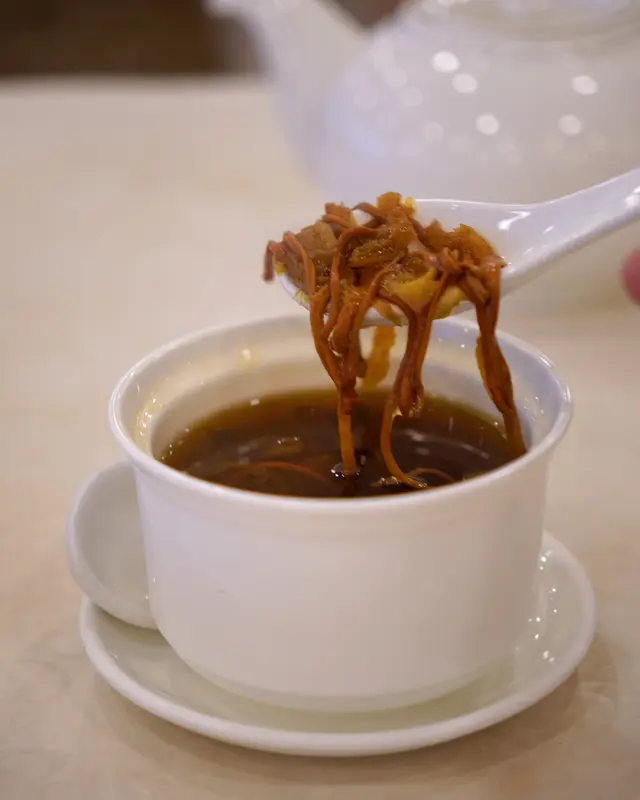 竹笙百合北蟲草燉湯