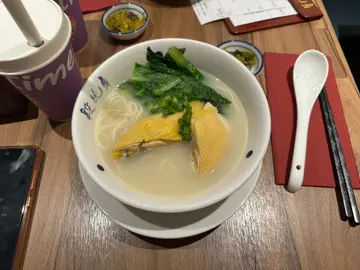 浓汤炖鸡面
