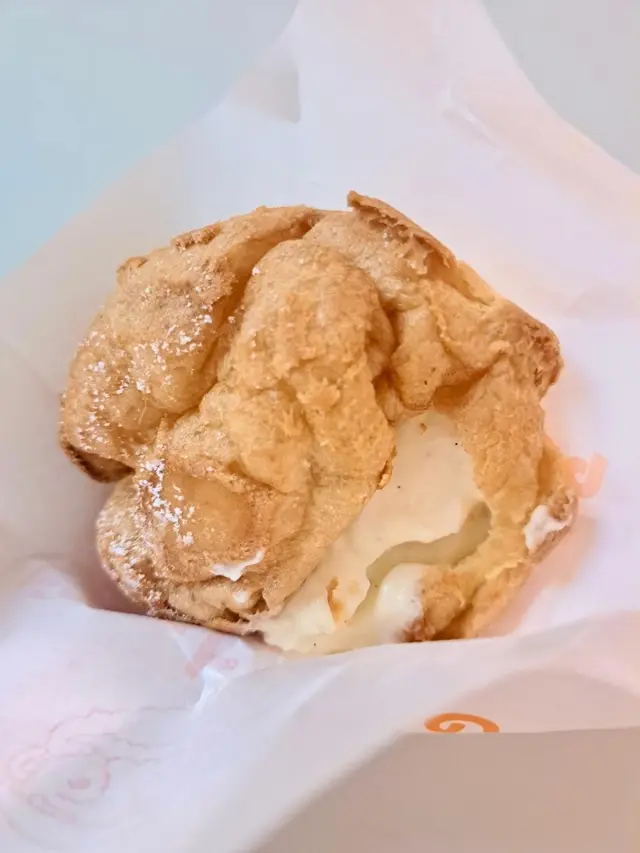 Crunchy and creamy puff