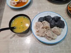 双拼饺子 配 虫草花南瓜鸡汤  