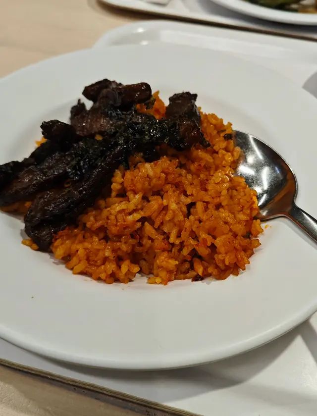植物素烧牛肉配泡菜炒饭