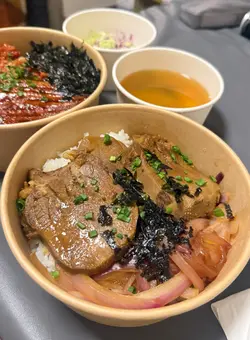 炙烧慢煮厚牛舌丼