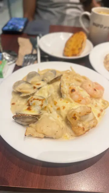 芝士白汁海鲜意粉餐