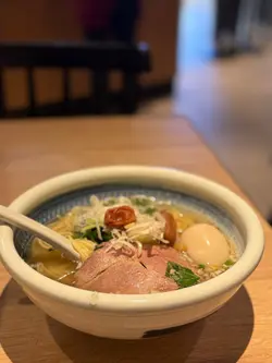 拣咗紫苏叶梅子汤底，好特别，香港比较少有。
面条我拣咗硬，我好钟意咁样嘅口感。

一般嚟讲我都会食唔晒个面，但今次我食净几条。
可惜嘅系个汤咸咗少少，不过日本嘢系咁（一般嘢食都会比较重味），应该系我食唔惯。￼

钟意嘅系佢斟水俾我哋嘅水里面我注意到系有柠檬，所以好似饮完冇咁咸，ok解渴。
￼
计埋+1 total $91。

下次离开outlet shopping，应该会再encore。
坐位都好舒服😌
