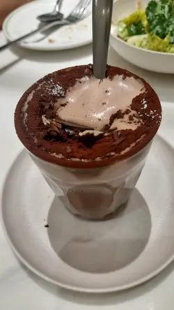 攪勻嘅熱榛子朱古力