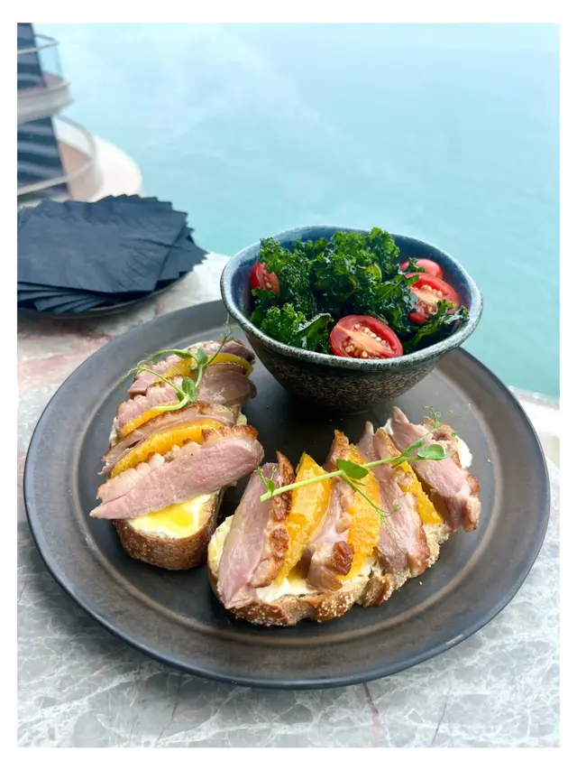 香橙鴨胸酸種麵包多士配薯條