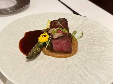 炭燒和牛肋肉配新鮮黑松露汁