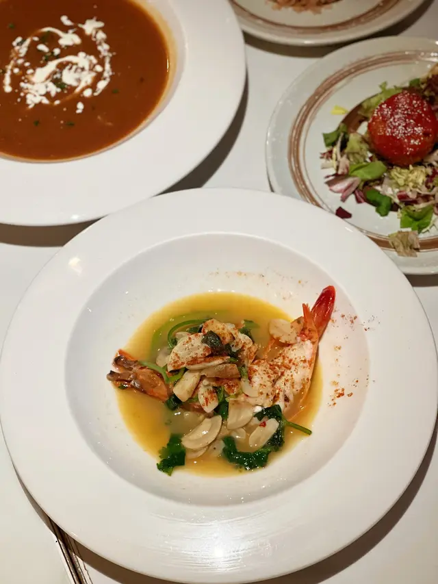 虎蝦、香蒜、辣椒、煙紅椒粉