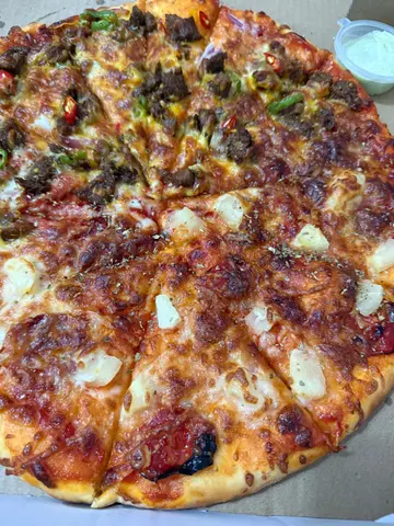 辣羊肉拼夏威夷pizza