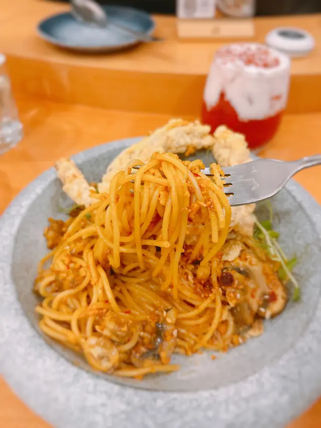 蒜香辣椒蜆肉意大利粉配軟殼蟹