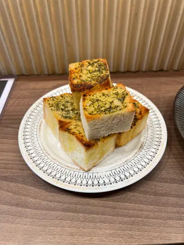 金黄蒜蓉包