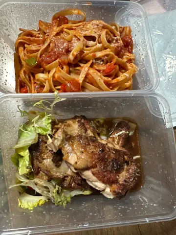 香煎鸡扒蕃茄扁意粉