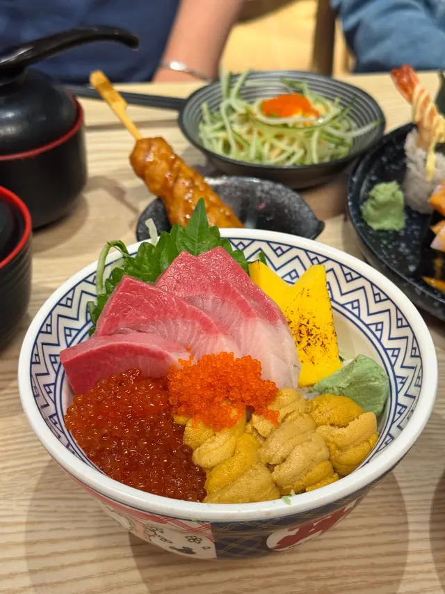 鰤魚魚籽海膽丼