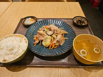 北海道豚肉炒野菜定食