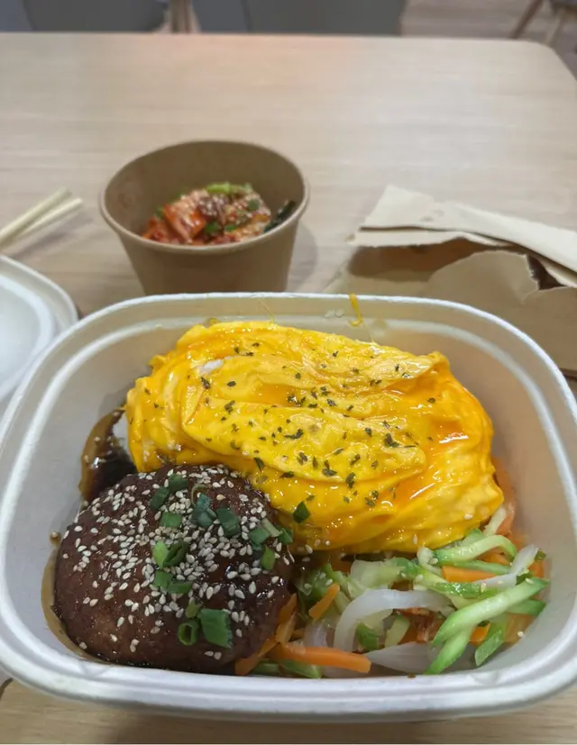 滑蛋漢堡扒飯+泡菜