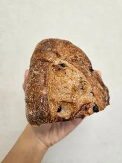 此為半條 切開一半分兩餐