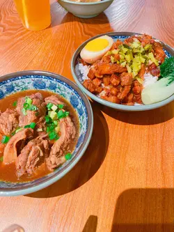 紅燒牛肉便當 