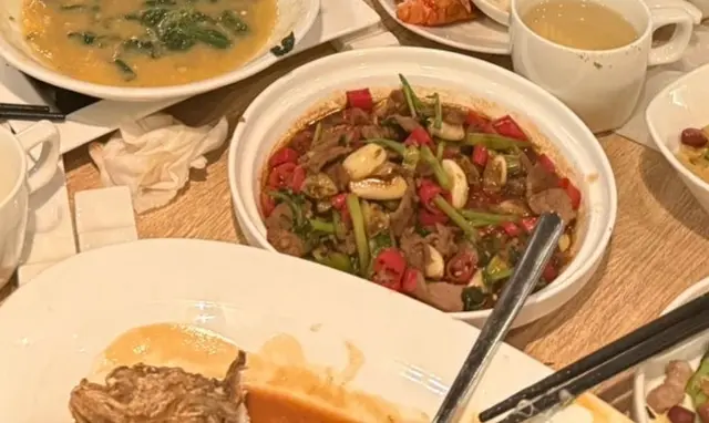 辣炒肉、煎黃魚  難食