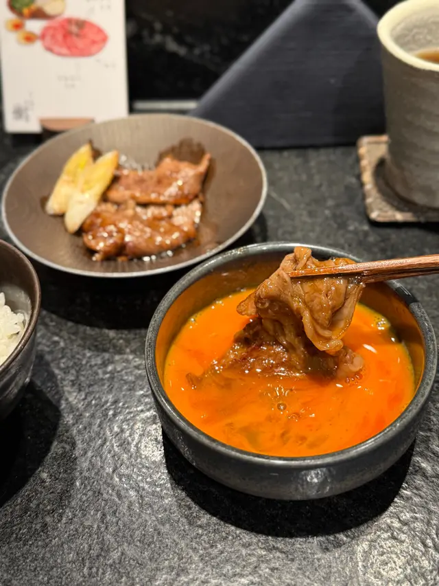 #蕃薯妹周圍食 #蕃薯妹周圍食_日本菜 #壽喜燒樹 #SUKIYAKIITSUKI #尖沙咀美食 #壽喜燒 #關西風壽喜燒 #和牛 #海膽 #日式料理 #情侶好去處