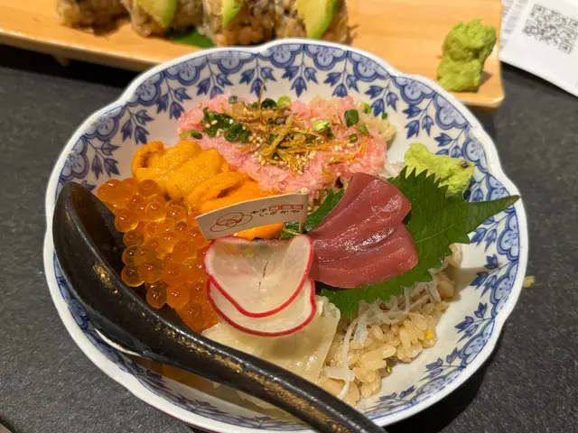 三色丼
