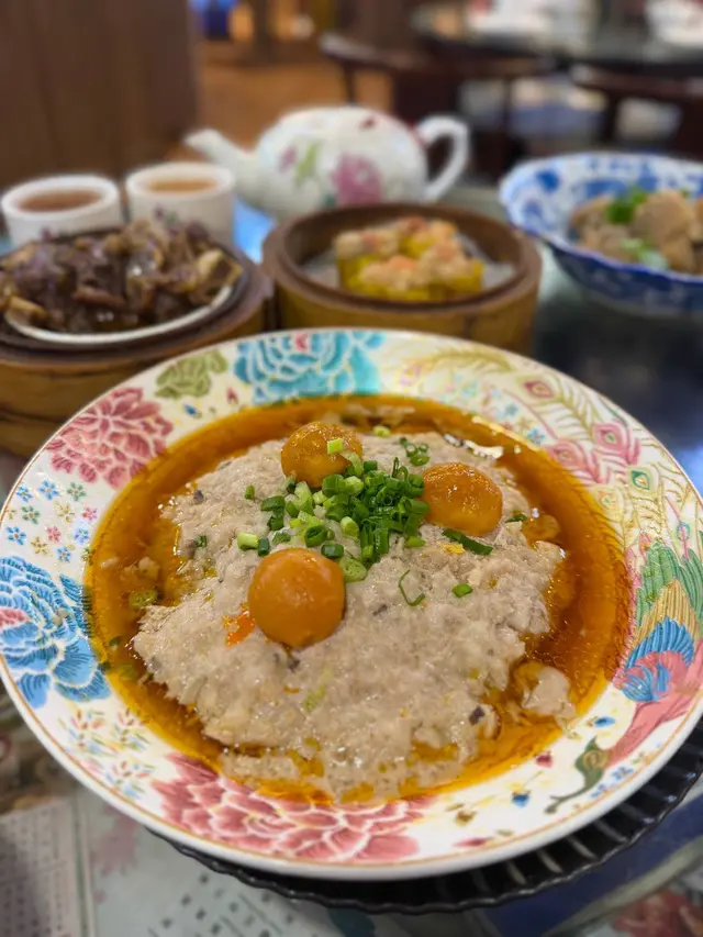 咸蛋花雕燉肉餅