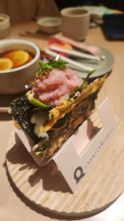 香葱拖羅蓉牛油果醬壽司塔可