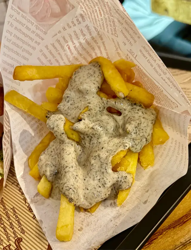 BLACK TRUFFLE FRIES 黑松露薯條