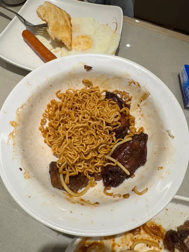 瑞士汁撈雞翼公仔麵