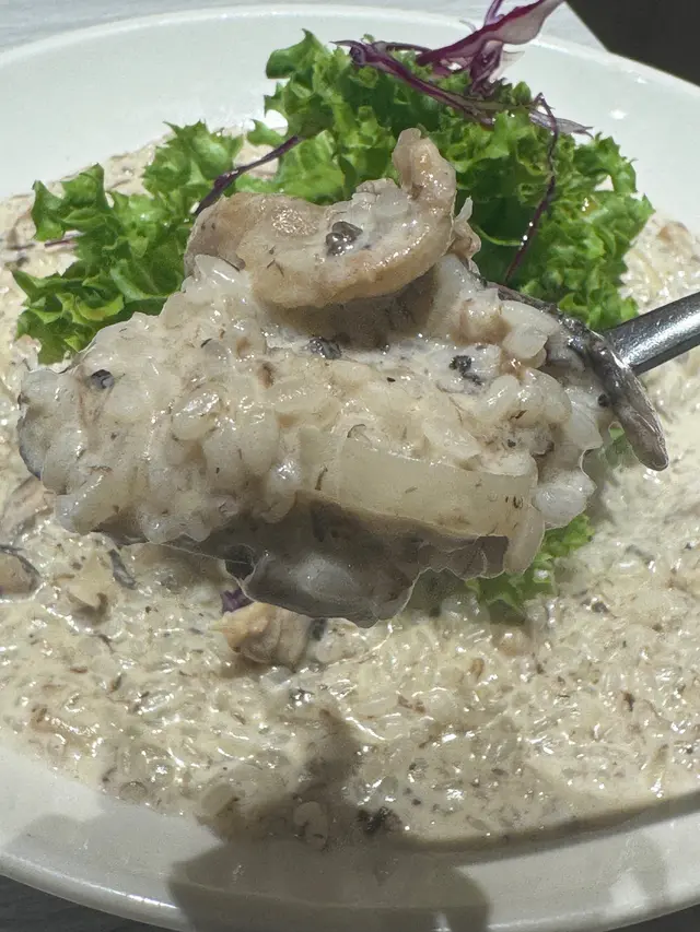 黑松露忌廉蘑菇雞肉燉飯