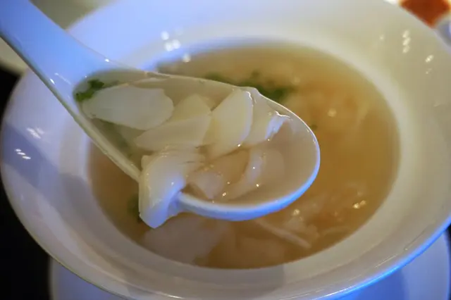 酸辣花膠烏魚蛋湯