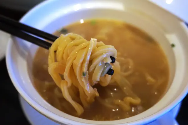 膠東海鮮熗鍋麵